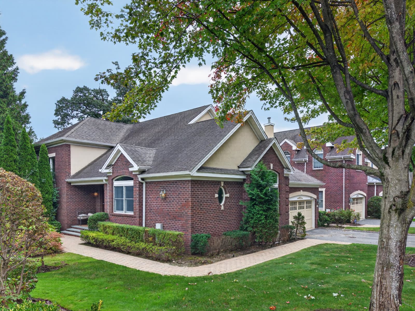 68 Kensington Circle in North Hills, NY
